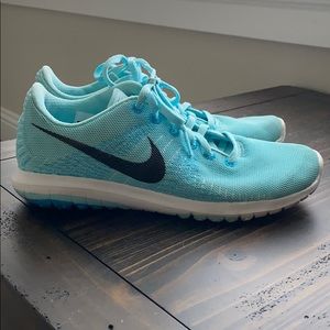 Nike Fury Tiffany Blue Size 7 Women’s